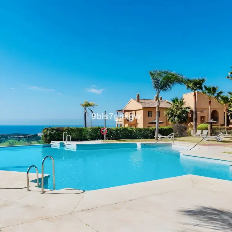 Venta de apartamento en planta media en Benahavís
