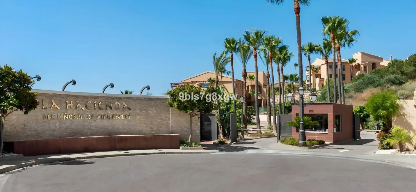 Venta de apartamento en planta media en Benahavís 3