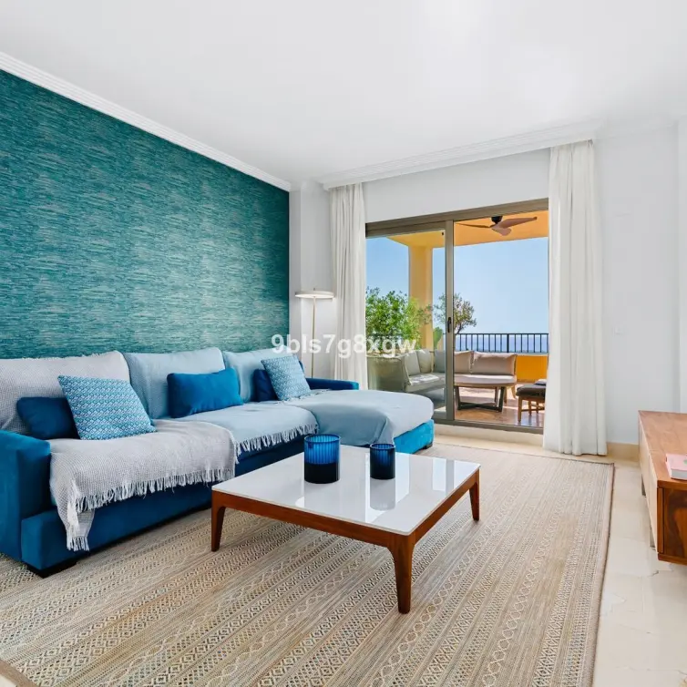 Venta de apartamento en planta media en Benahavís