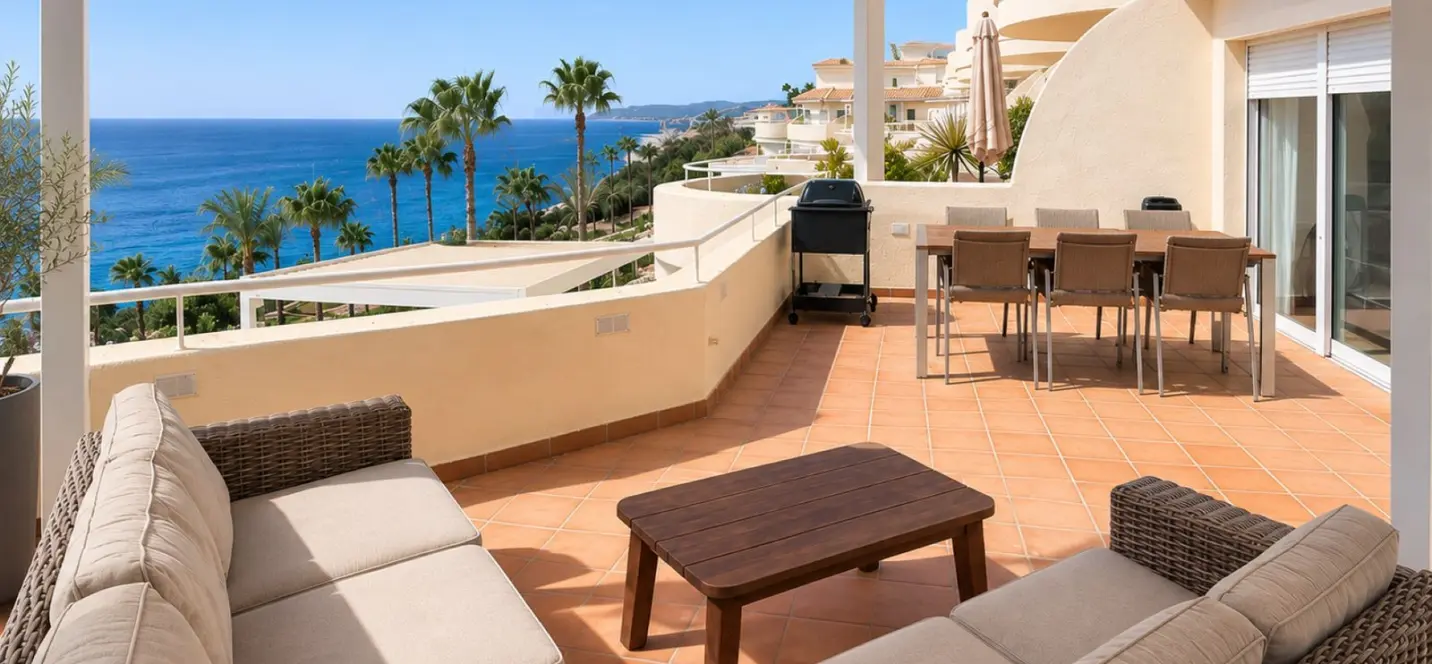 Sale of penthouse in Estepona 0