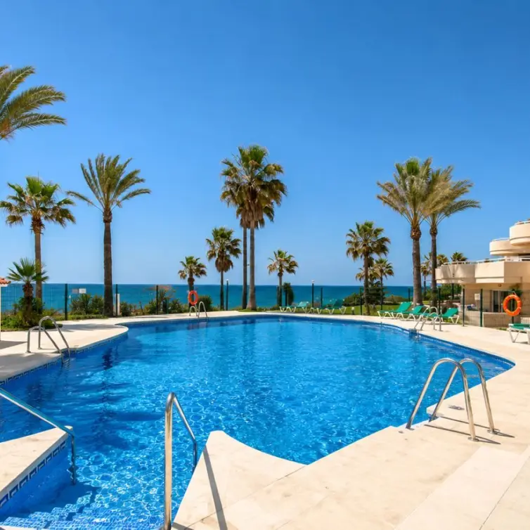 Продажа пентхауса в Estepona