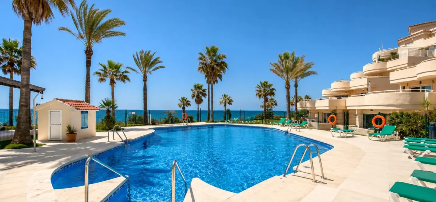 Sale of penthouse in Estepona 4