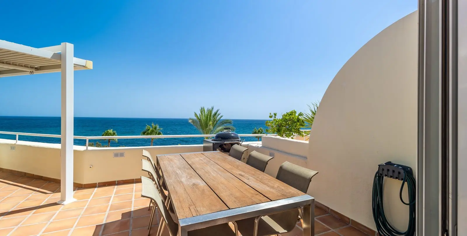 Sale of penthouse in Estepona 34