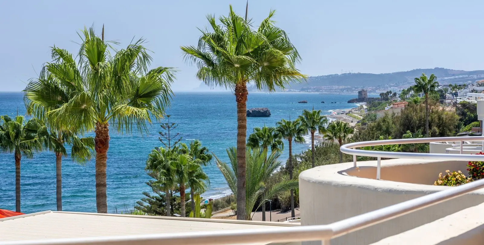 Sale of penthouse in Estepona 40