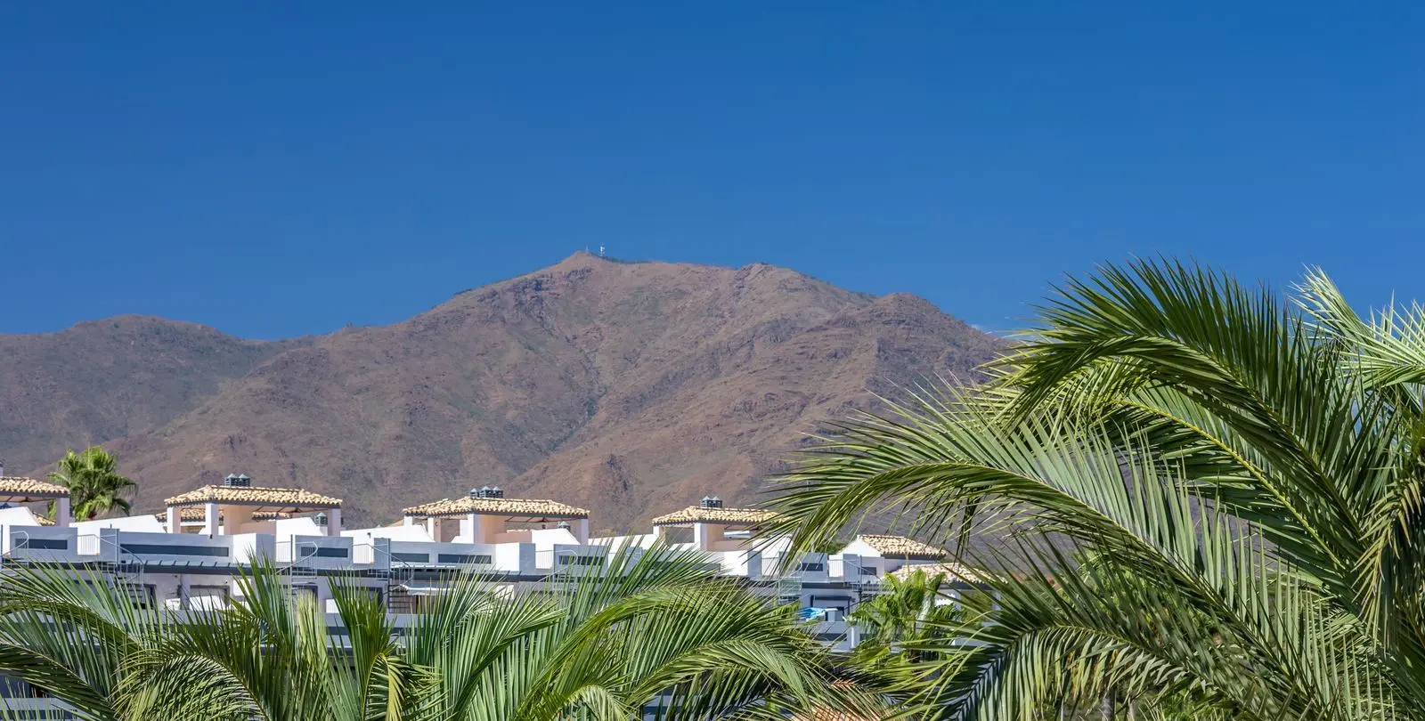 Sale of penthouse in Estepona 42