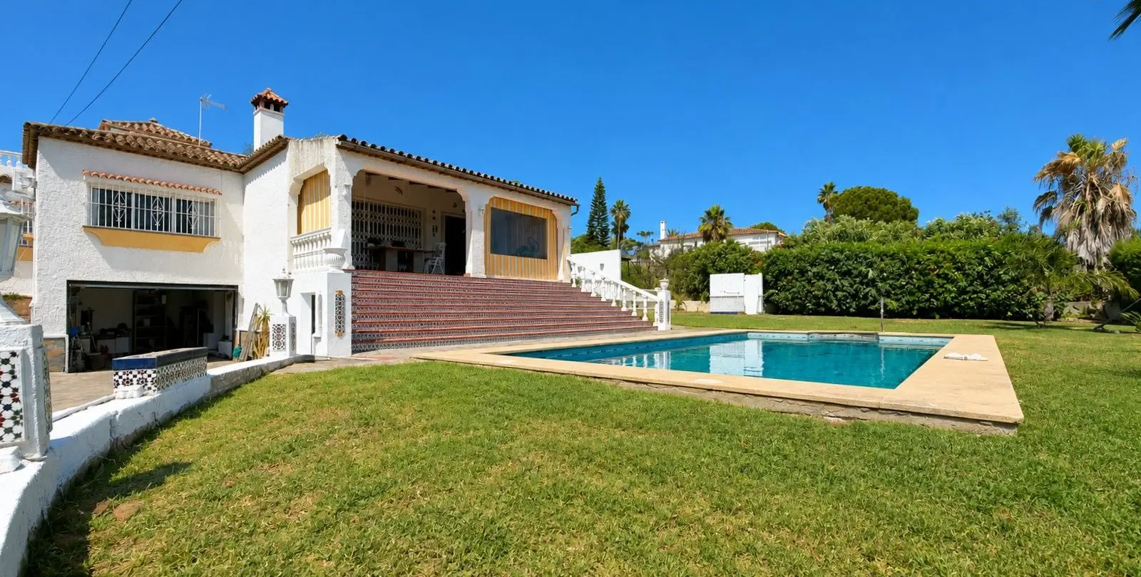 Venta de villa independiente en Estepona 2
