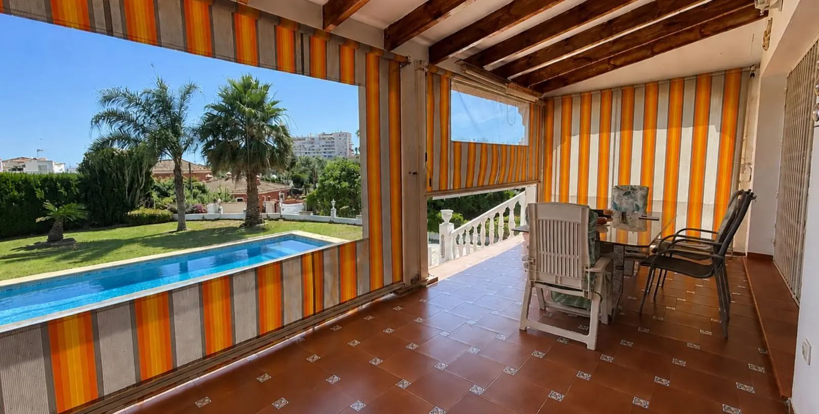 Venta de villa independiente en Estepona 6
