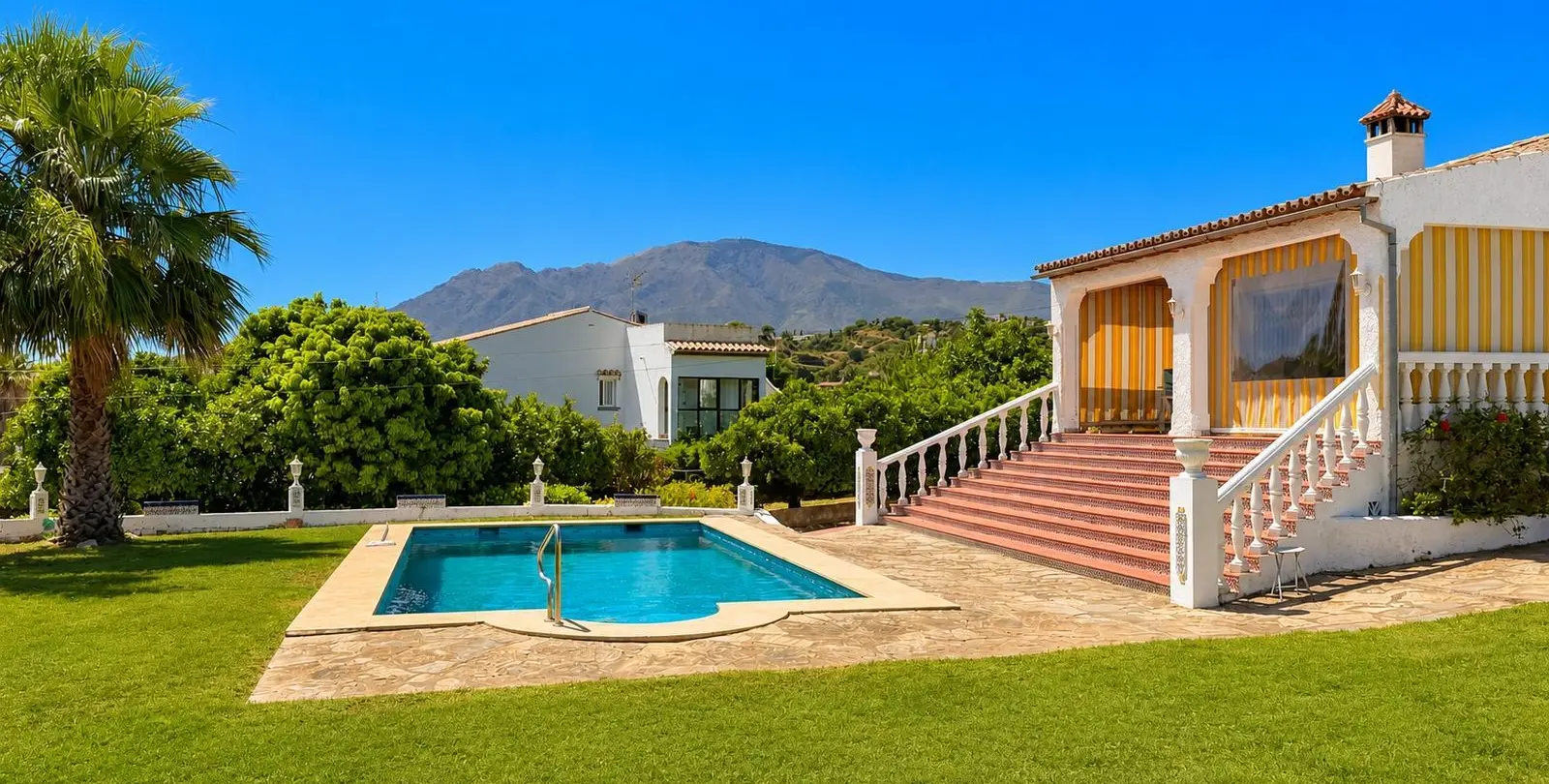 Venta de villa independiente en Estepona 34