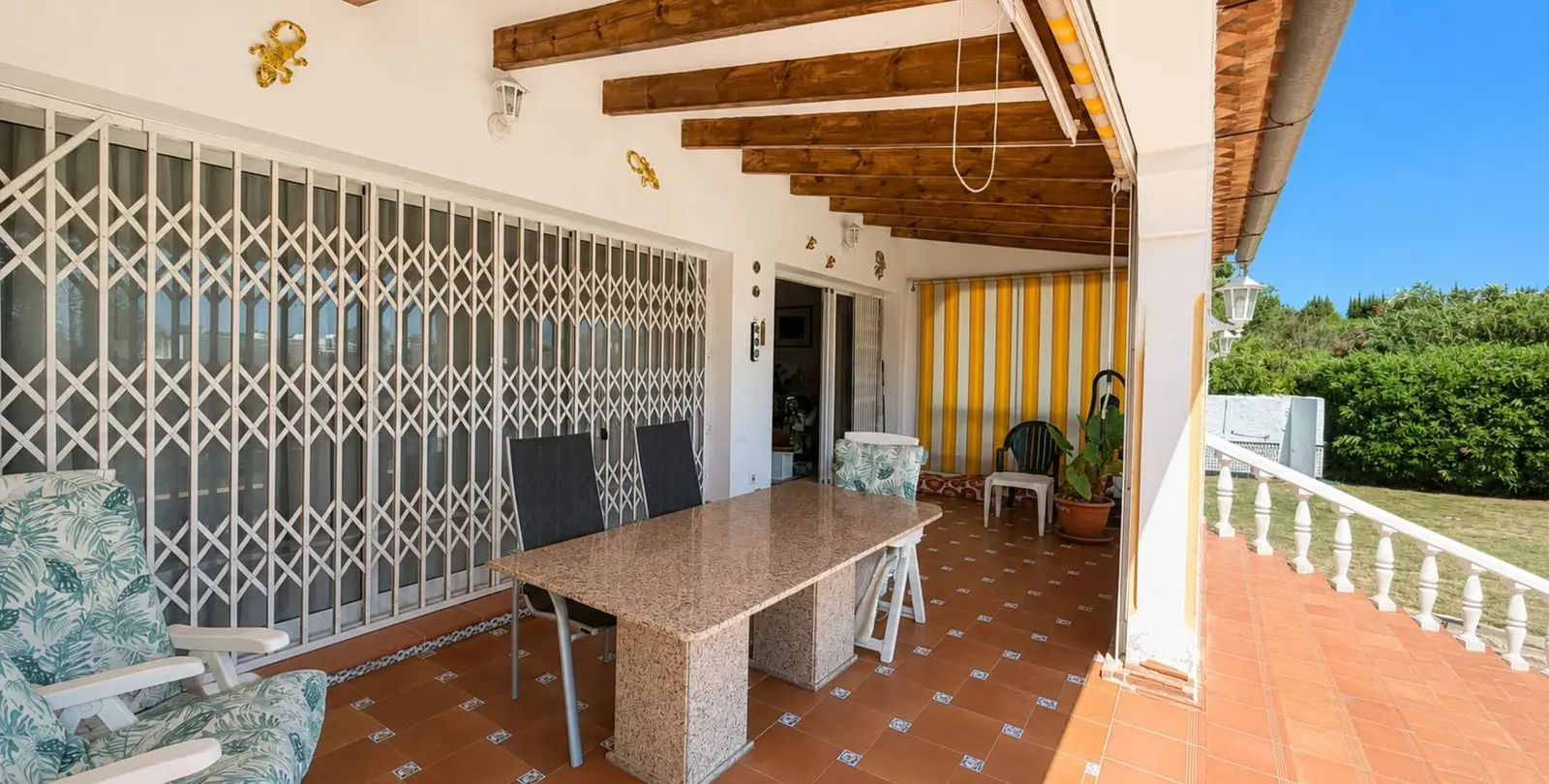Venta de villa independiente en Estepona 36
