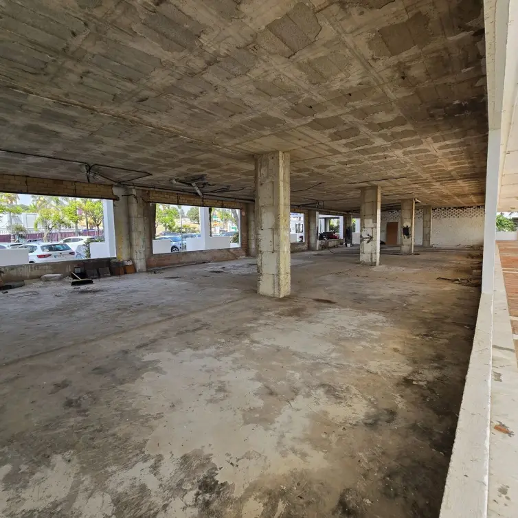 Venta de local comercial en Estepona