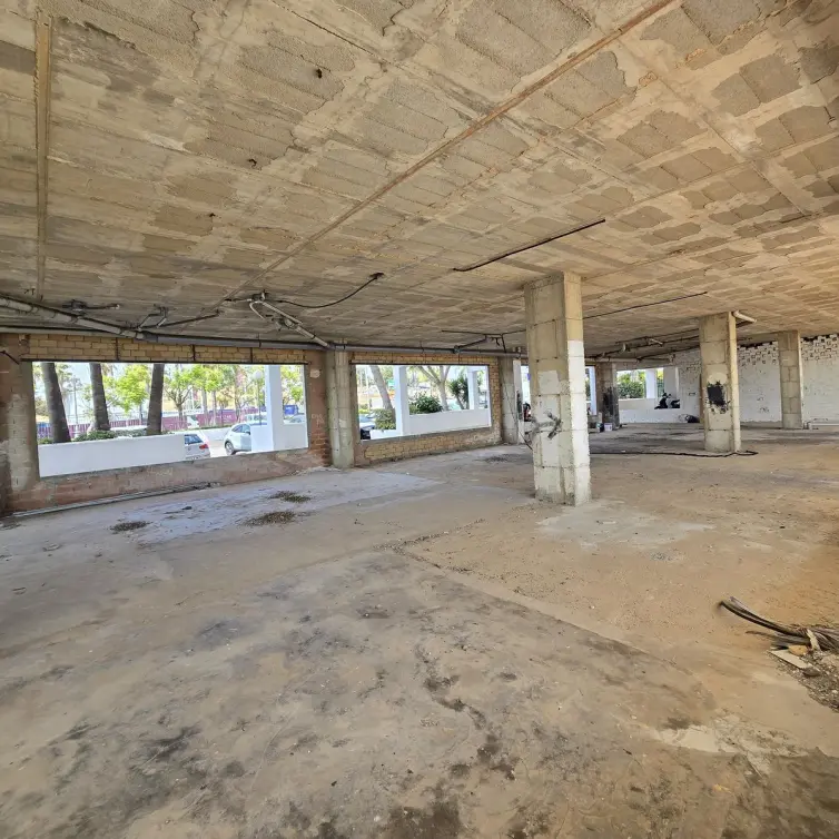 Venta de local comercial en Estepona