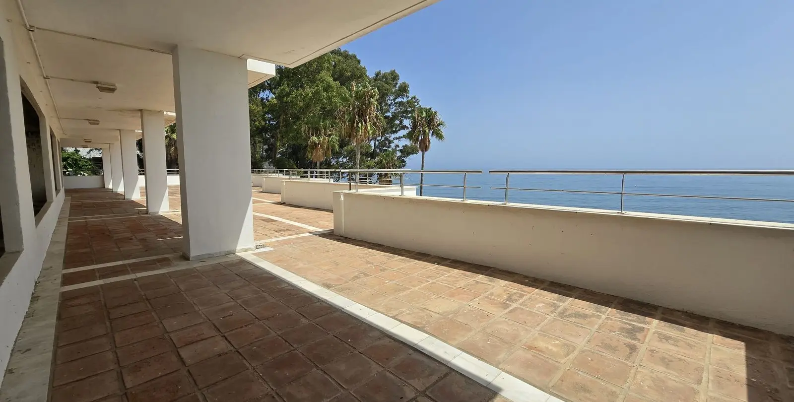Venta de local comercial en Estepona 5