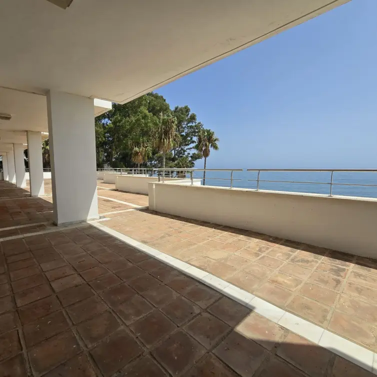 Venta de local comercial en Estepona