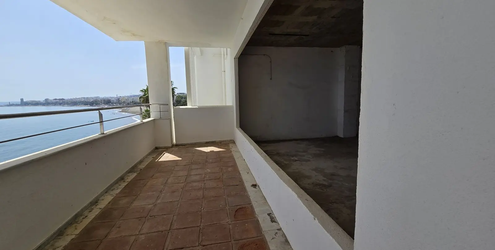 Venta de local comercial en Estepona 6