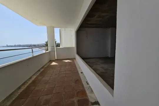 Image 6 thumb