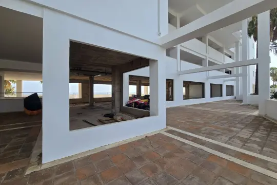 Image 8 thumb