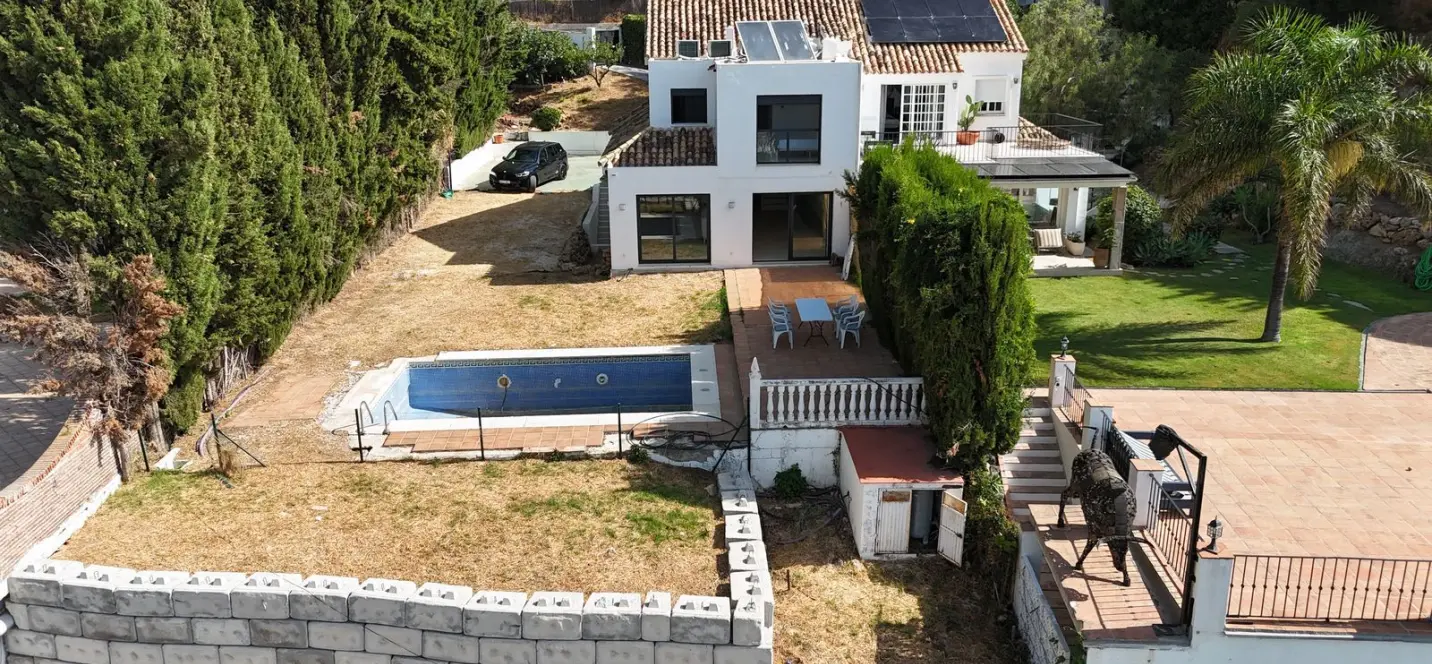 Venta de casa pareada en Ojén 0