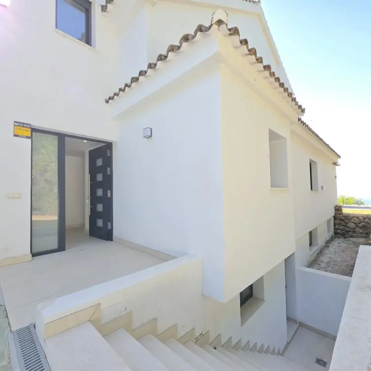 Venta de casa pareada en Ojén
