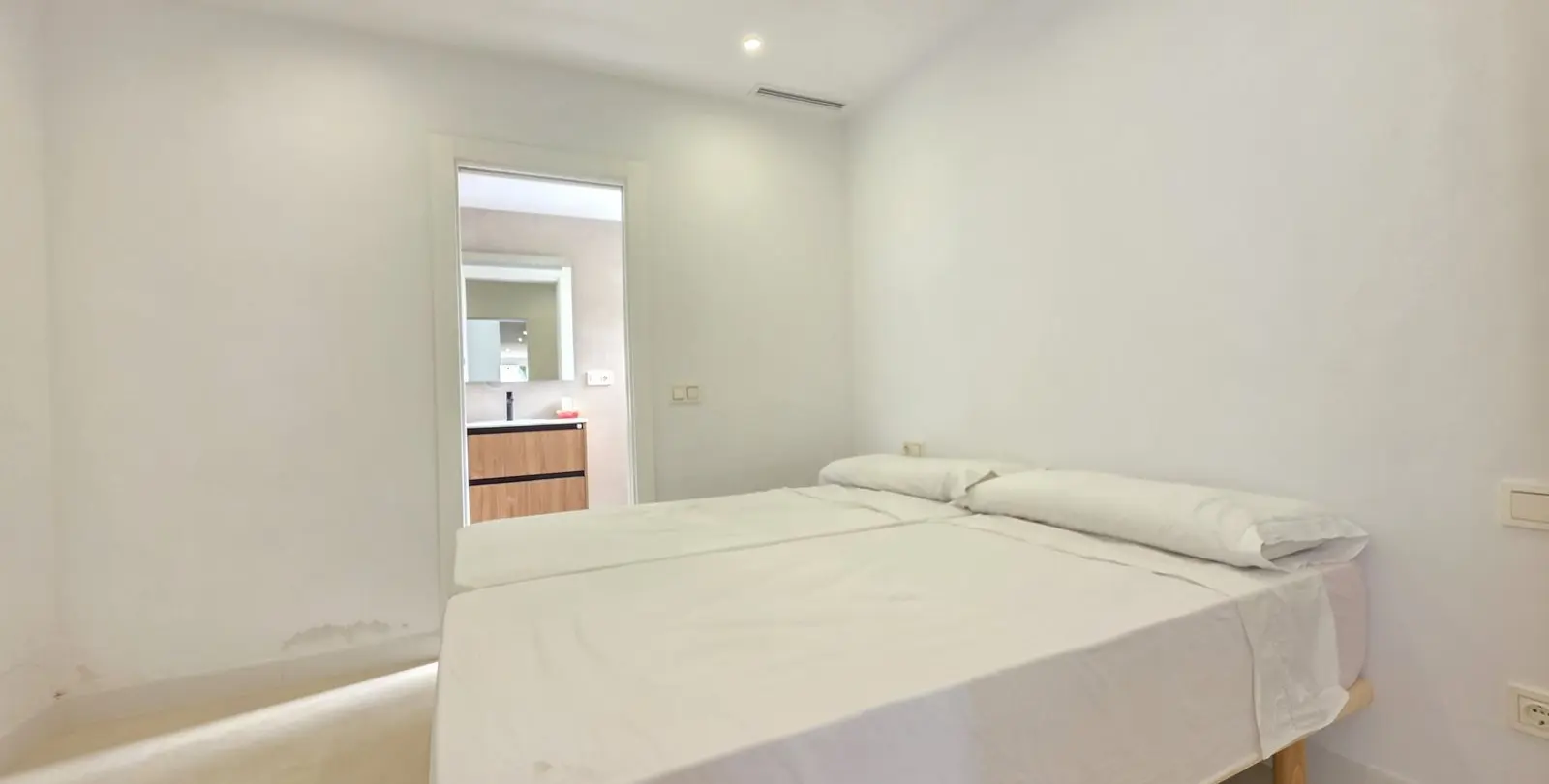 Venta de casa pareada en Ojén 24