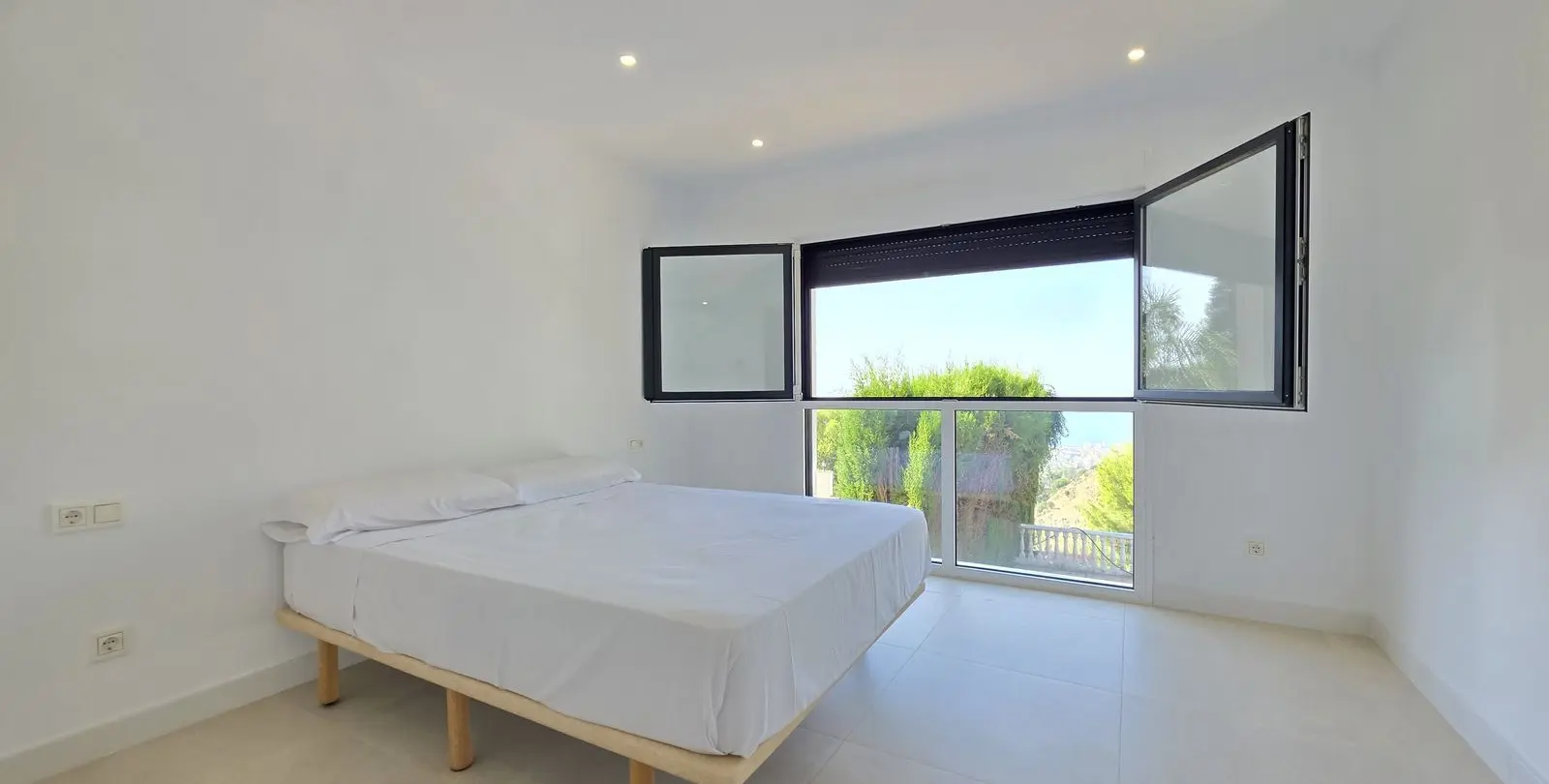 Venta de casa pareada en Ojén 32