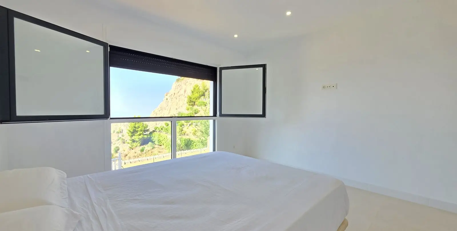 Venta de casa pareada en Ojén 33