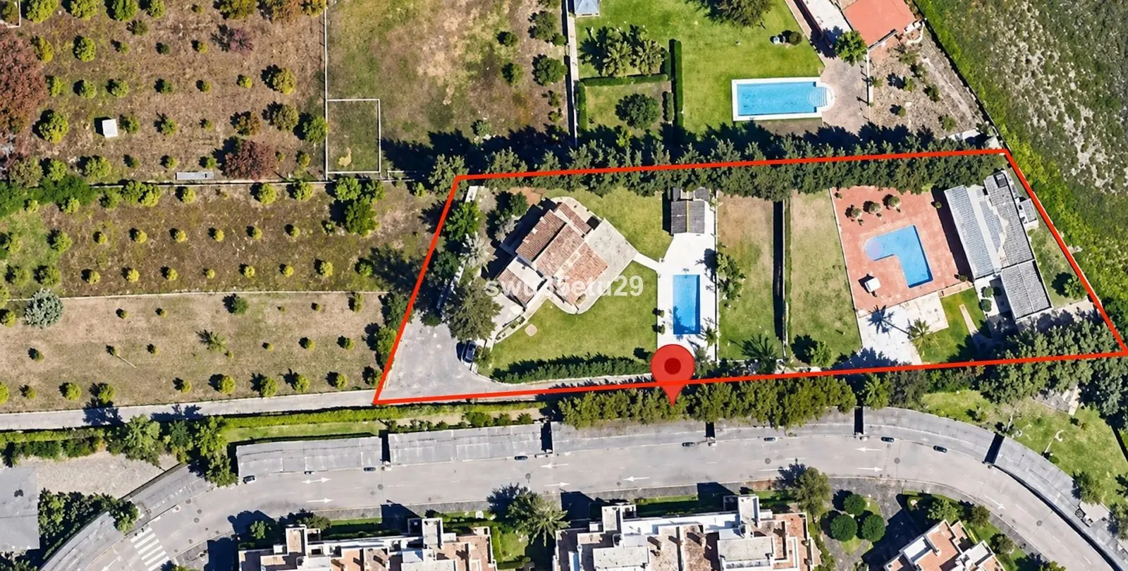 Продажа  жилого участка в Estepona 2