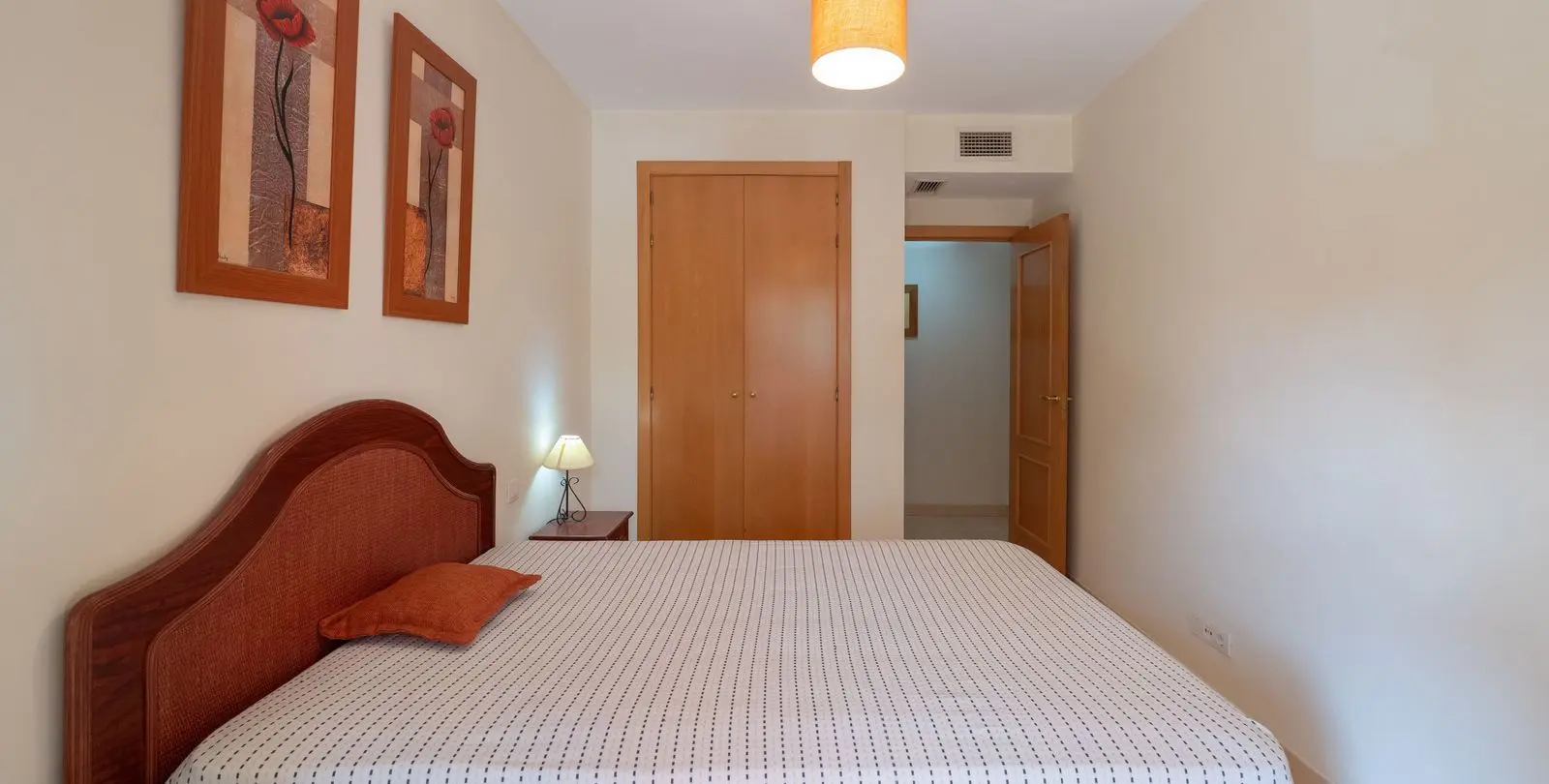 Продажа апартаментов на среднем этаже в New Golden Mile 9
