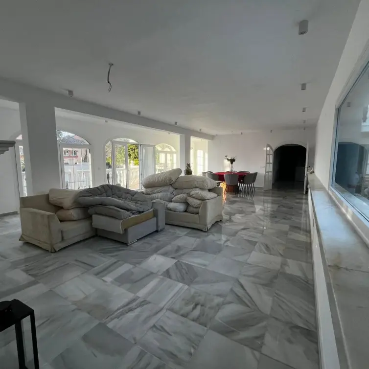 Venta de villa independiente en Las Farolas