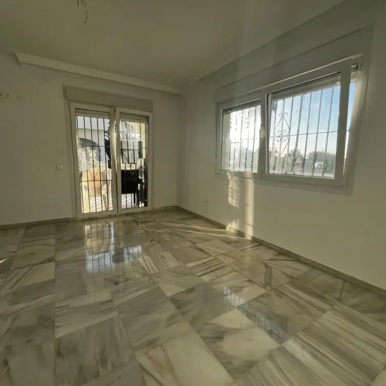 Venta de villa independiente en Las Farolas