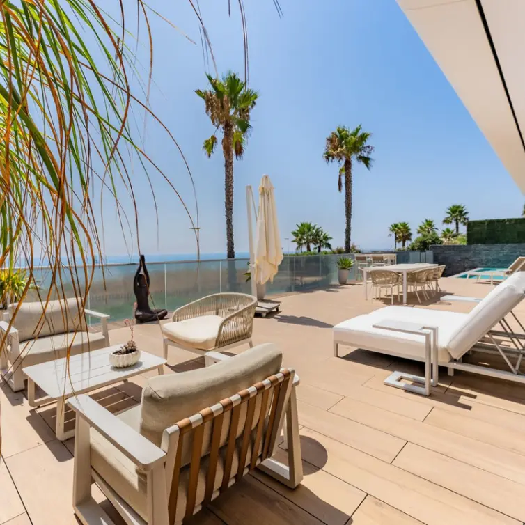 Долгосрочная аренда дома на две семьи в Estepona