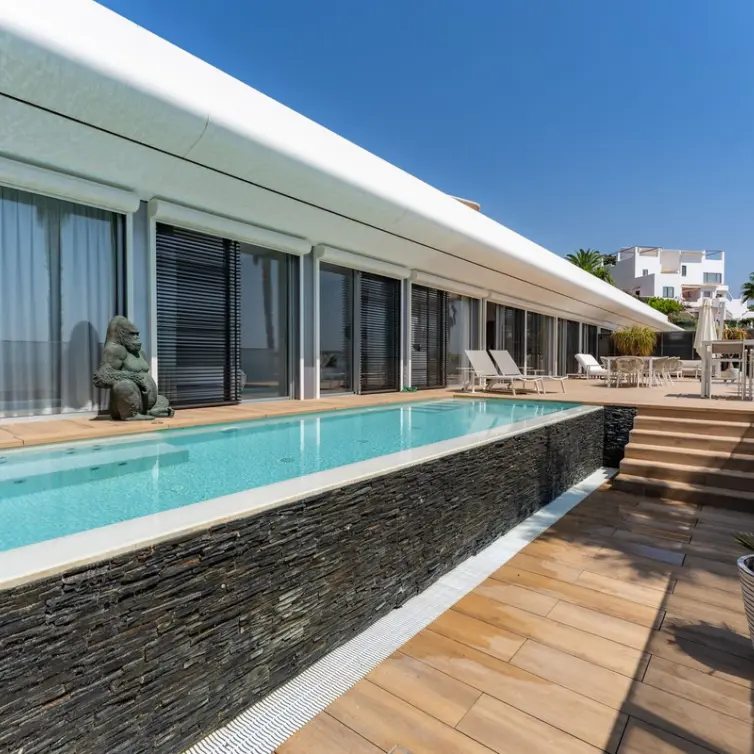 Долгосрочная аренда дома на две семьи в Estepona
