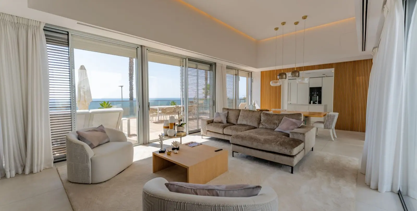 Долгосрочная аренда дома на две семьи в Estepona 9