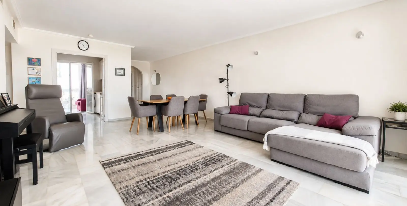 Venta de apartamento en planta media en Bel Air 8