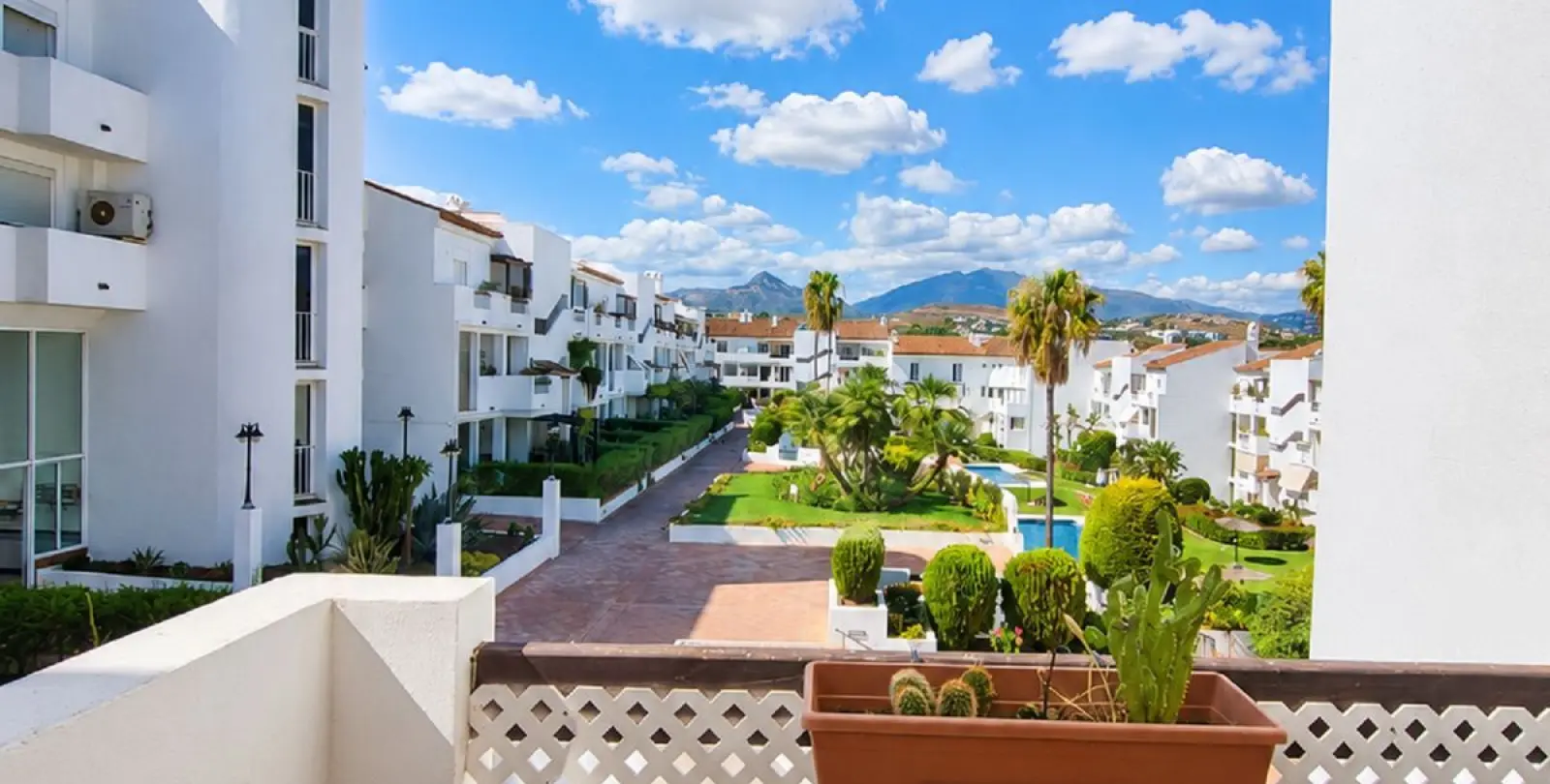 Venta de apartamento en planta media en Bel Air 13