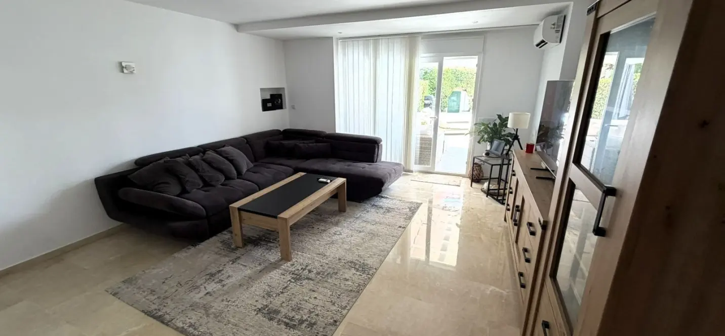 Sale of ground floor apartment in El Paraiso 1