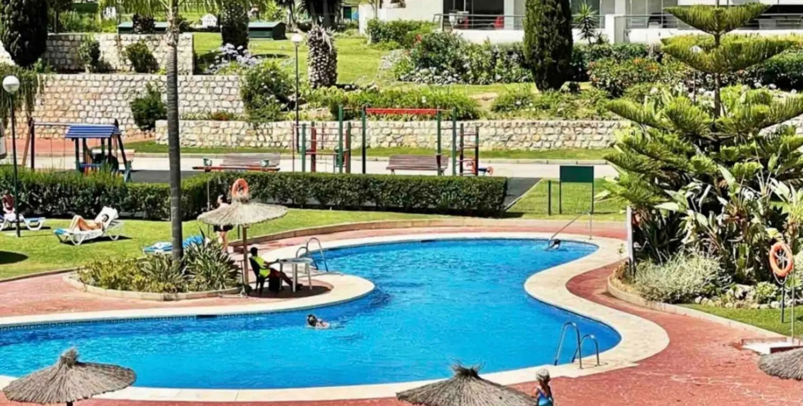 Sale of middle floor apartment in Guadalmina Alta 3