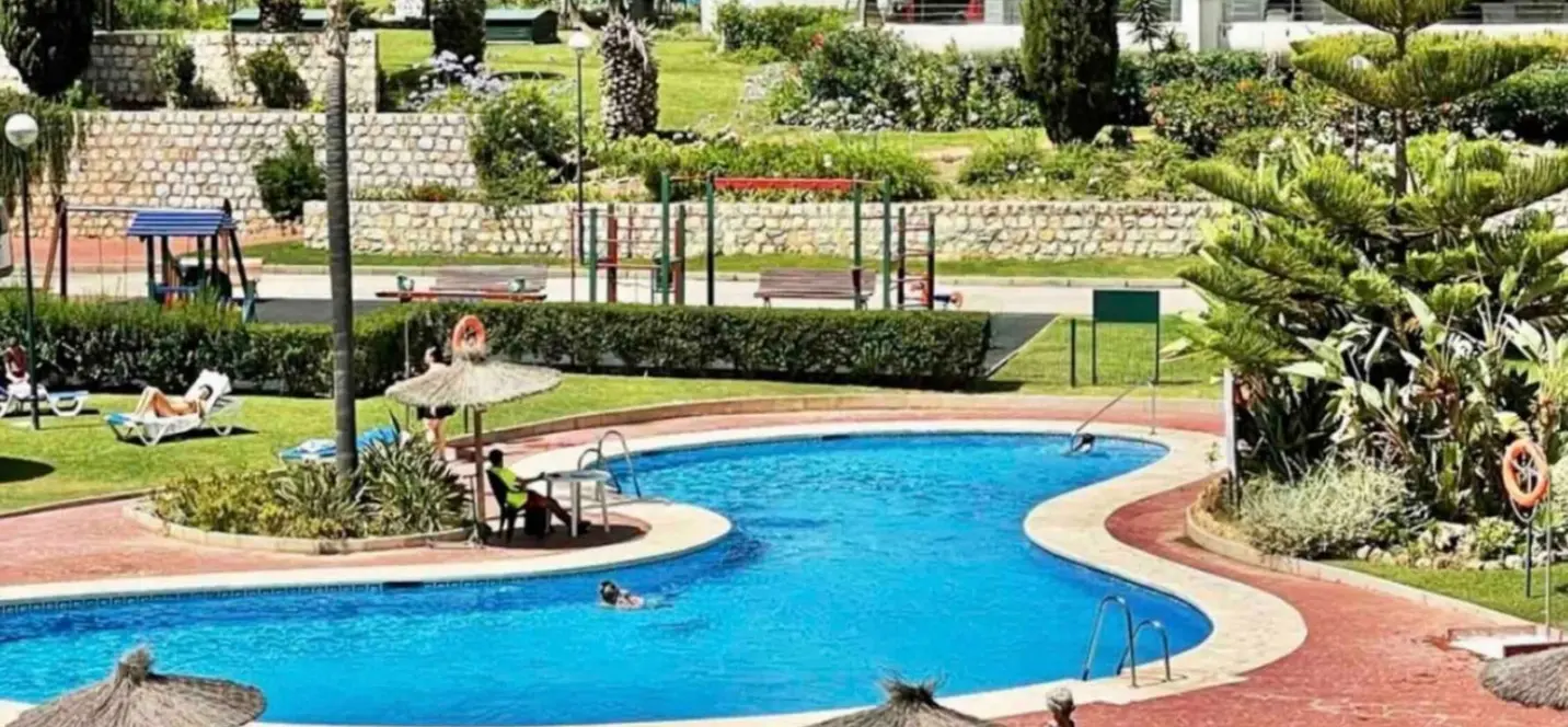 Sale of middle floor apartment in Guadalmina Alta 2