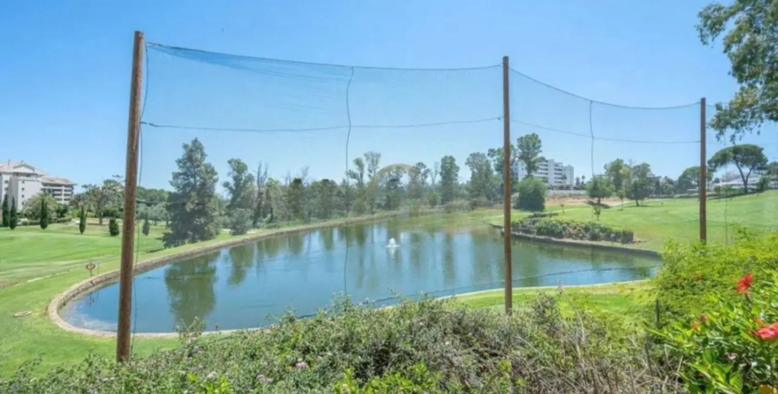 Sale of middle floor apartment in Guadalmina Alta 13
