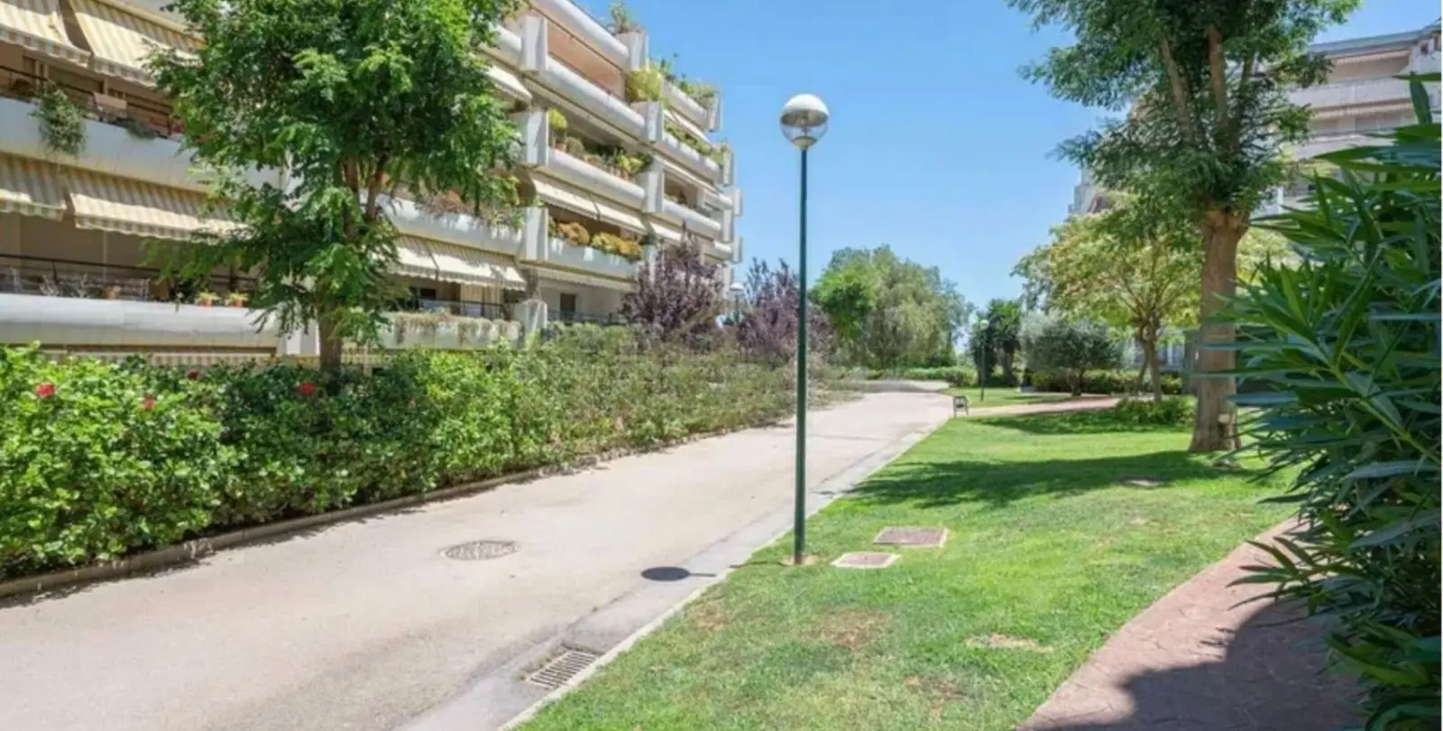 Sale of middle floor apartment in Guadalmina Alta 15