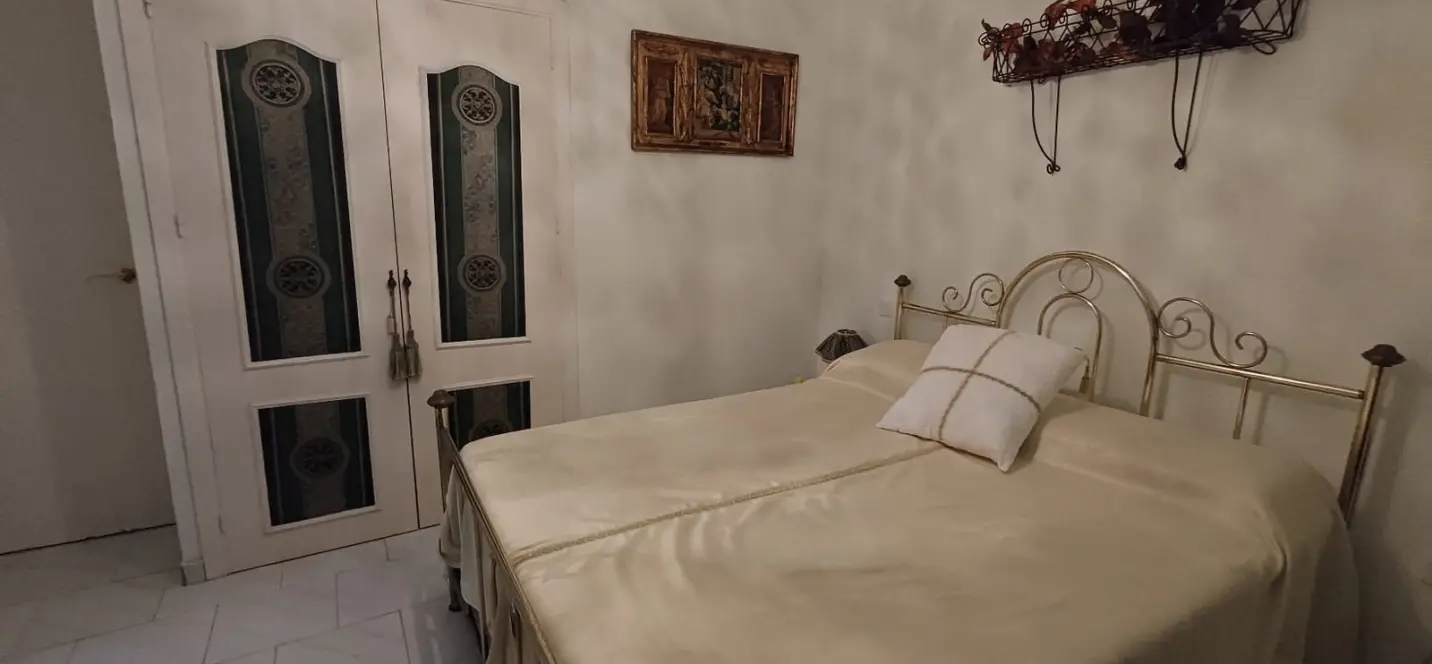 Sale of detached villa in El Chaparral 4