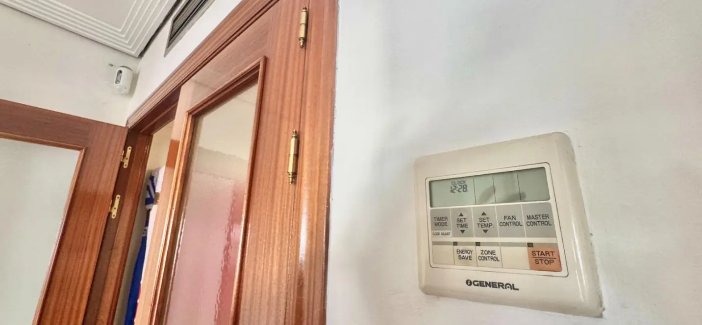 Sale of penthouse in Teatinos 4