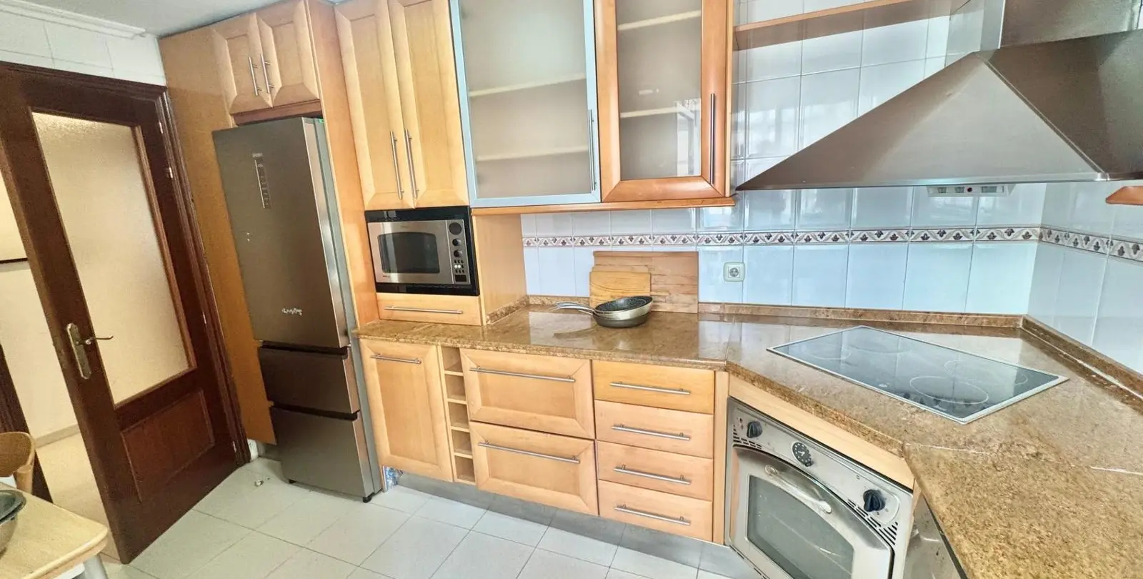 Sale of penthouse in Teatinos 10