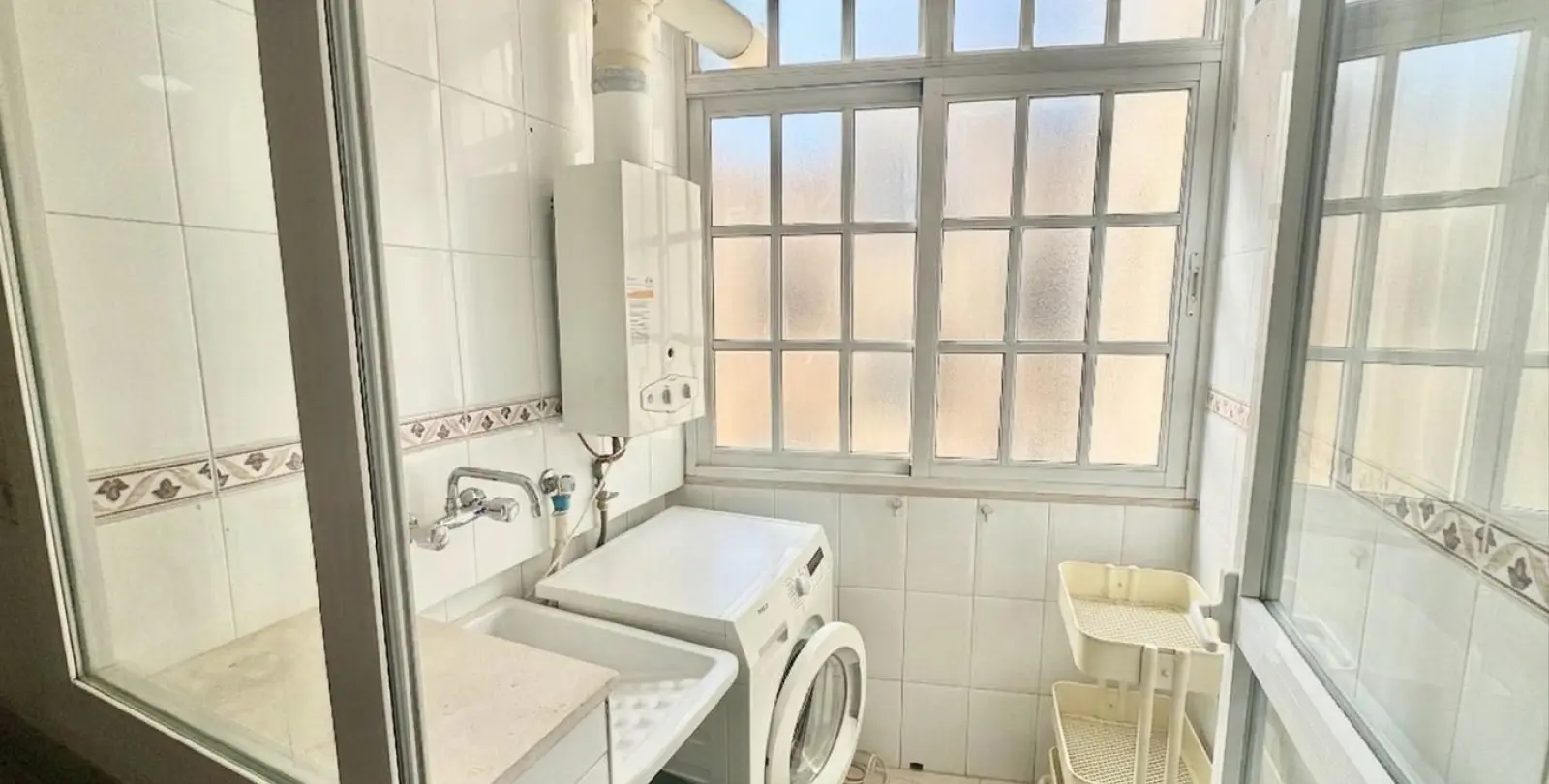 Sale of penthouse in Teatinos 11