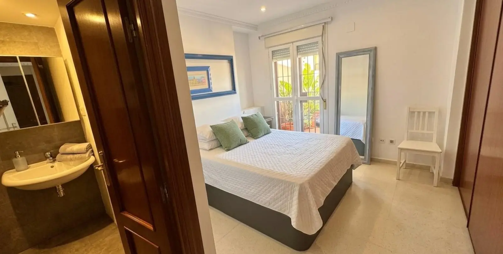 Sale of penthouse in Teatinos 12