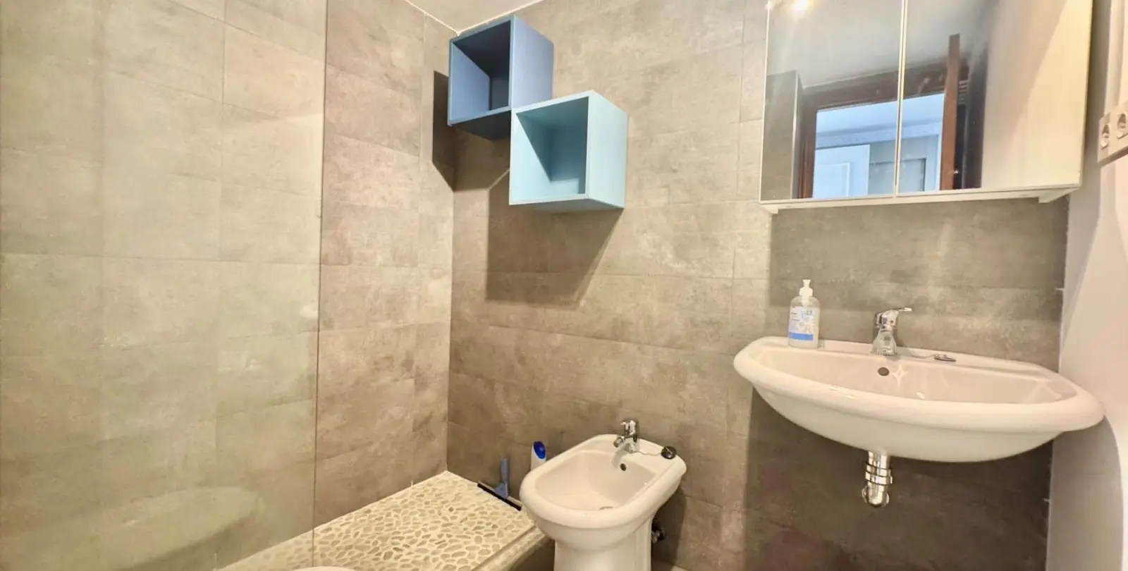 Sale of penthouse in Teatinos 15