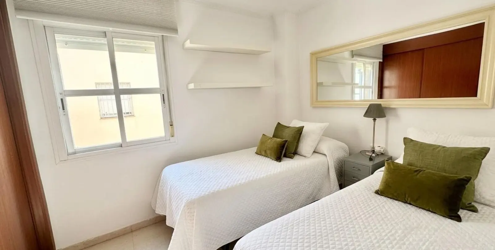 Sale of penthouse in Teatinos 16