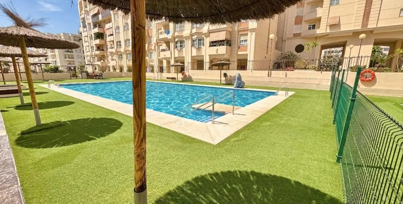 Sale of penthouse in Teatinos 20