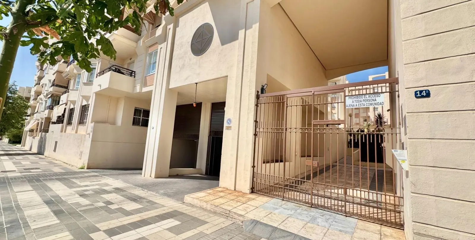 Sale of penthouse in Teatinos 28