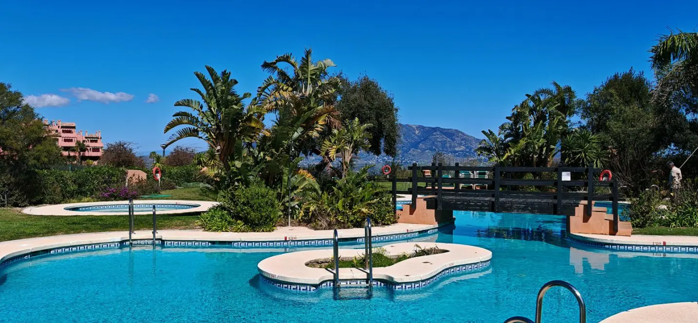 Sale of duplex in La Mairena 3