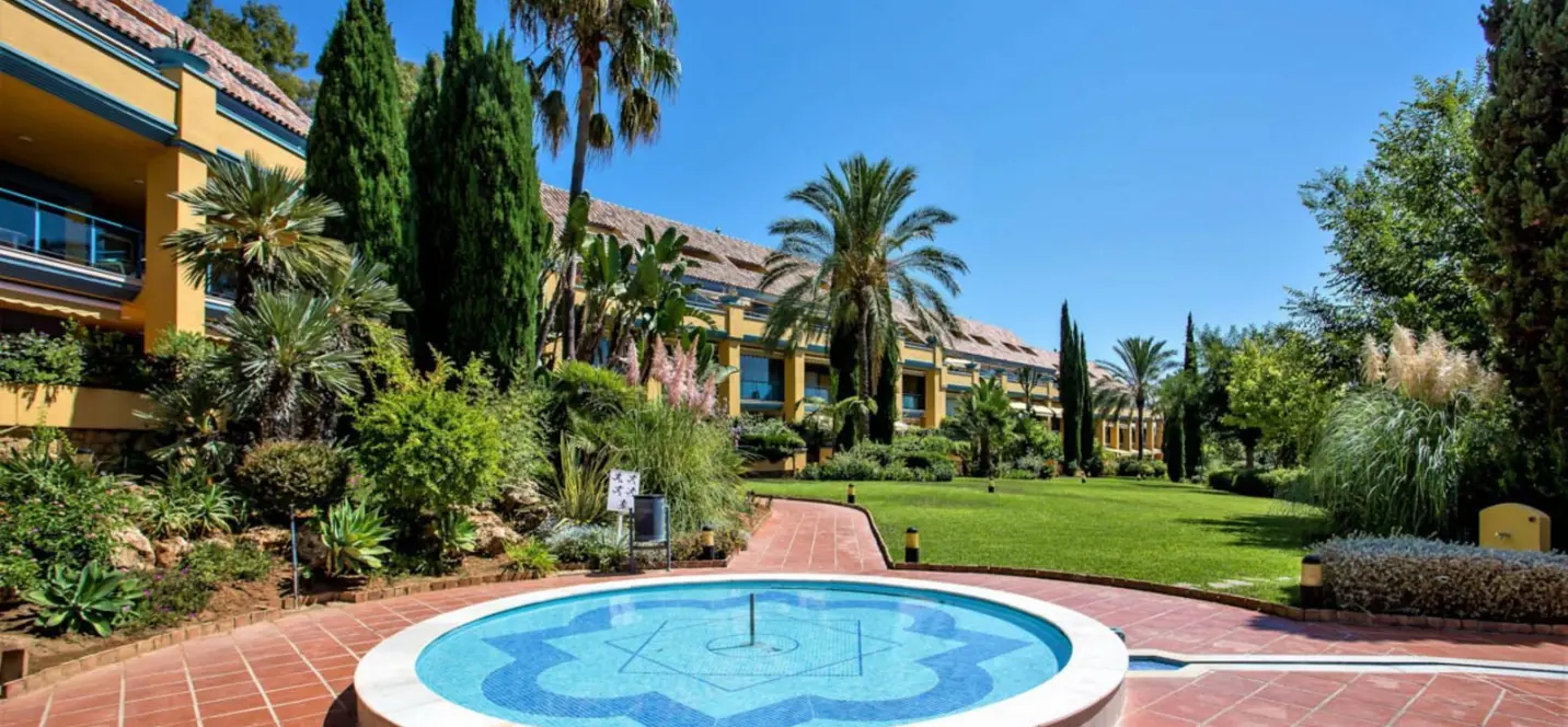 Sale of ground floor apartment in Bahía de Marbella 0